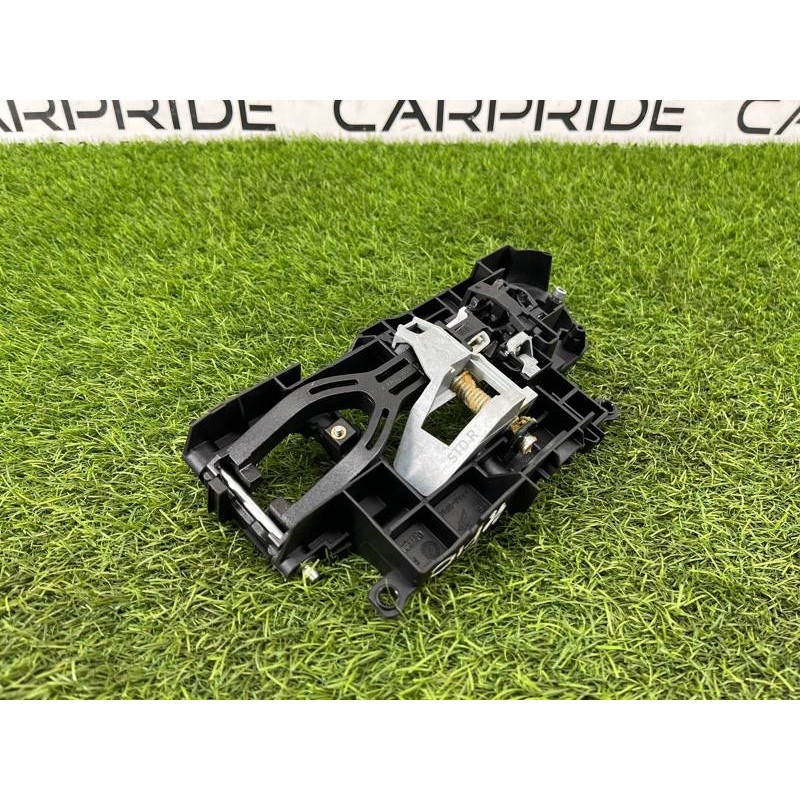 Кронштейн ручки дверей (кузов і елементи) BMW 5-series F10 2011 3.0 N55B30 51217175650