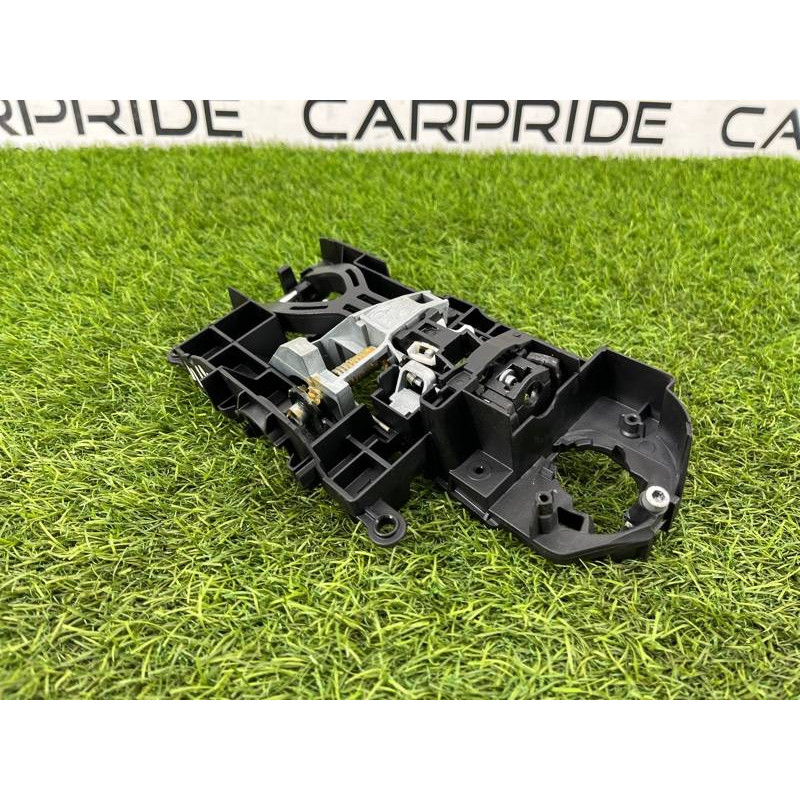 Кронштейн ручки дверей (кузов і елементи) BMW 5-series F10 2011 3.0 N55B30 51217175650