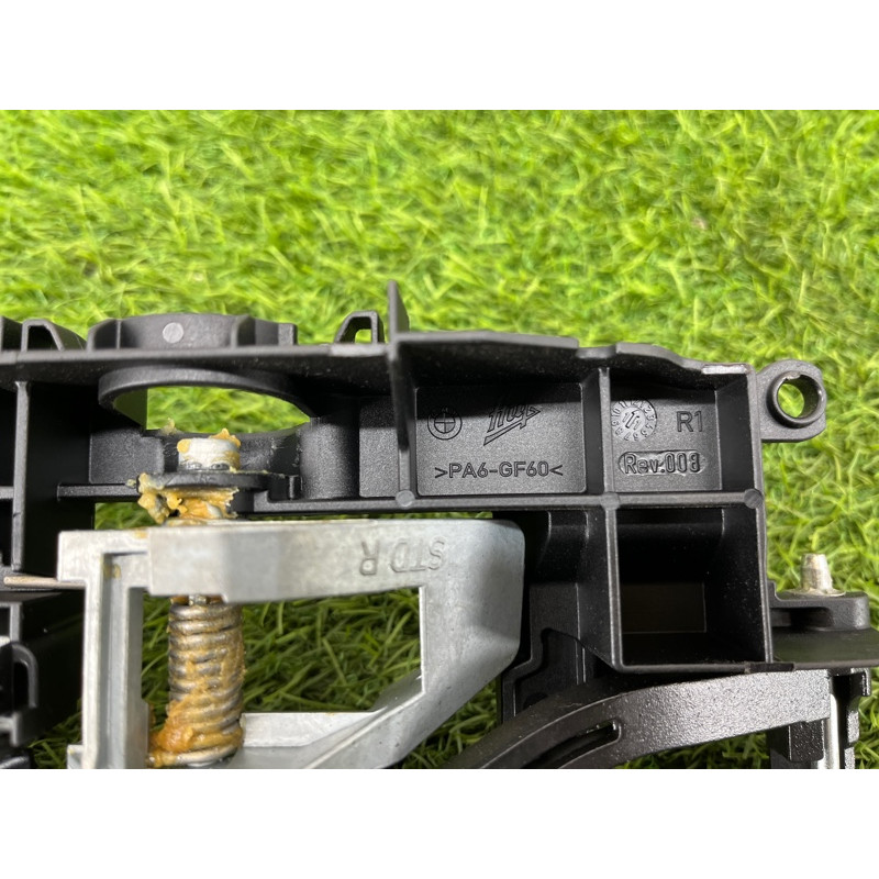 Кронштейн ручки дверей (кузов і елементи) BMW 5-series F10 2011 3.0 N55B30 51217175650