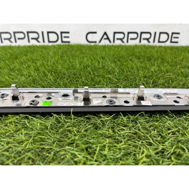 Декоративна накладка карти дверей (салон) BMW 5-series F10 2011 3.0 N55B30 51427225530