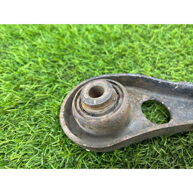 Рычаг подвески (подвеска) AUDI A4 B6 2003 1.8 BFB 8e0501529k