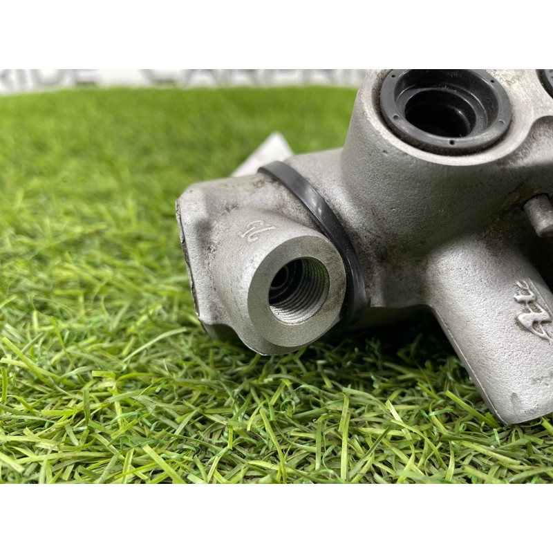 Главный тормозной цилиндр (тормозная система) Opel Insignia A 2012 2.0 DTH 41550110