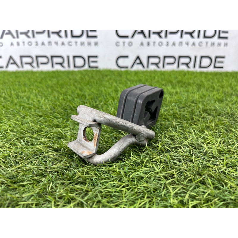 Подушка глушителя (выпускная система) BMW 5-series F10 2013 N63B44 18207589950