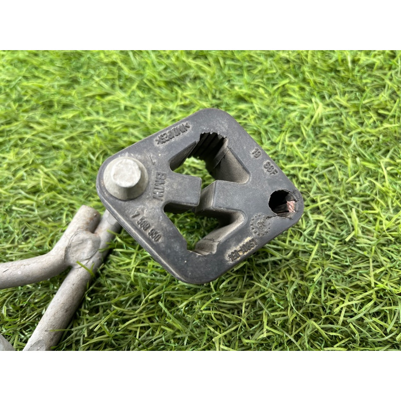 Подушка глушителя (выпускная система) BMW 5-series F10 2013 N63B44 18207589950