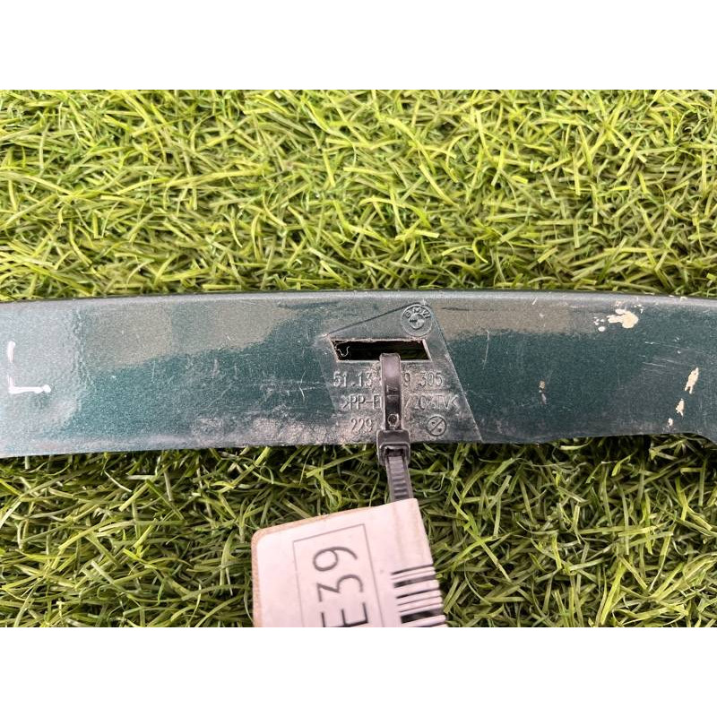 Накладка под фару (кузов и элементы) BMW 5-series E39 51138159305