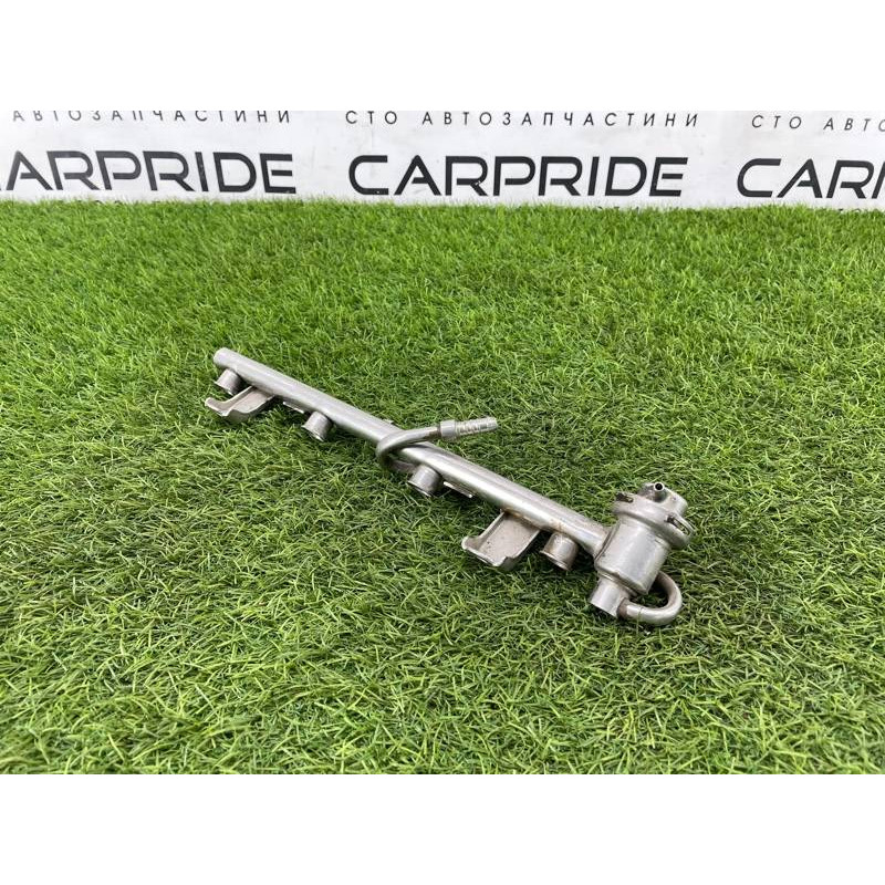 Топливная рампа (топливная система) AUDI A4 B6 2003 2.0 ALT 058133681C