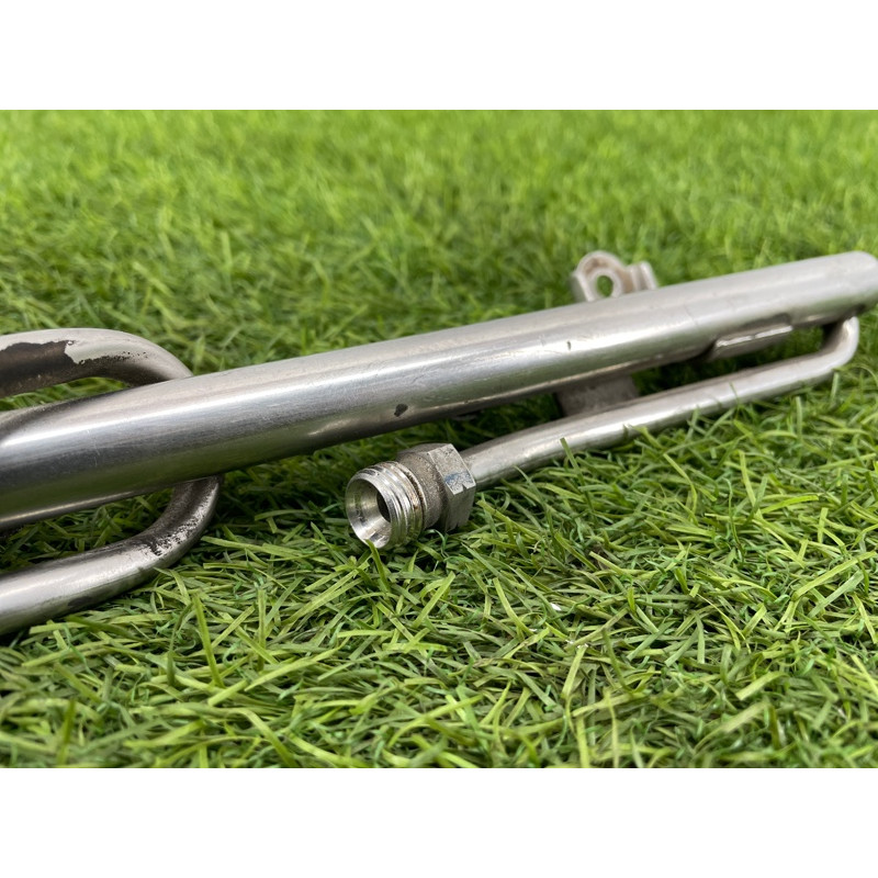 Топливная рампа (топливная система) AUDI A4 B6 2003 2.0 ALT 058133681C