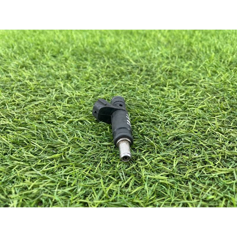 Форсунка топливная (топливная система) AUDI A4 B6 2003 2.0 ALT 06B133551T