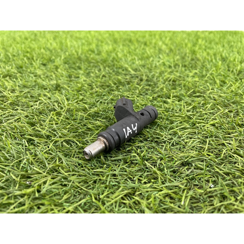 Форсунка топливная (топливная система) AUDI A4 B6 2003 2.0 ALT 06B133551T