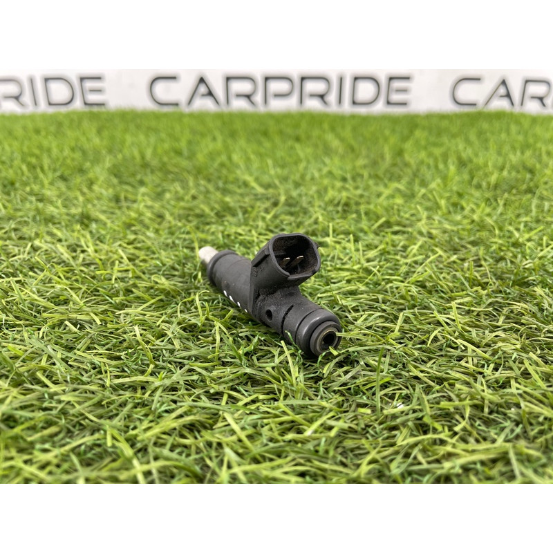 Форсунка топливная (топливная система) AUDI A4 B6 2003 2.0 ALT 06B133551T