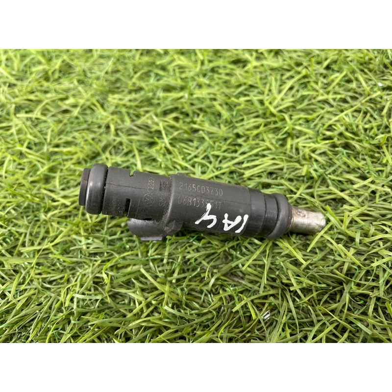 Форсунка топливная (топливная система) AUDI A4 B6 2003 2.0 ALT 06B133551T