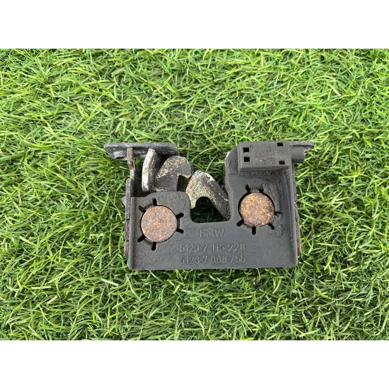 Замок капота (кузов и элементы) BMW 5-series E60 2004 M54B22 51237008755