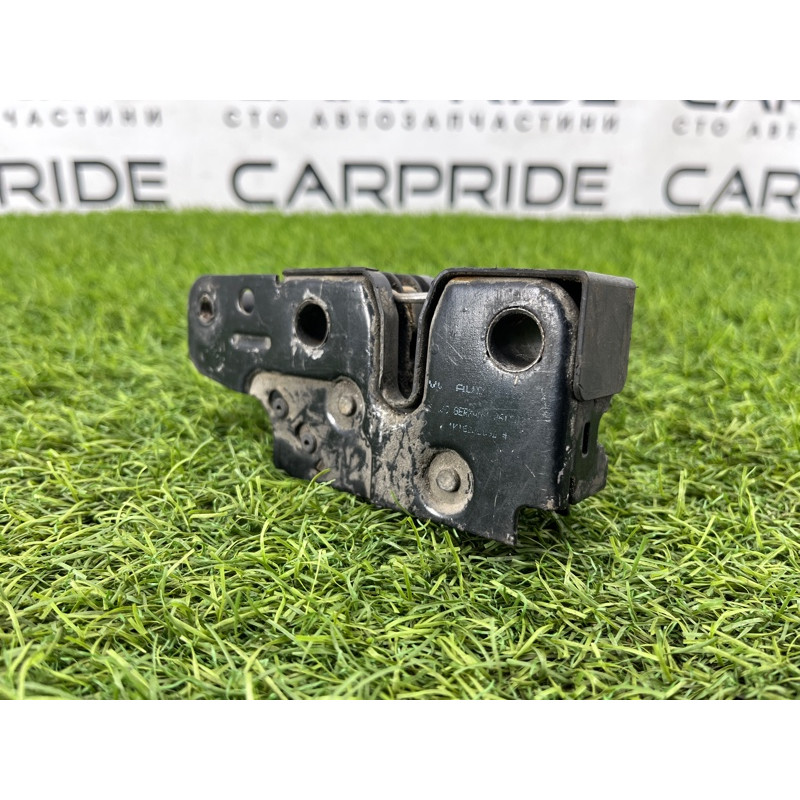 Замок капота (кузов и элементы) Volkswagen Golf 1K 2004 2.0 BKD 1K1823509E