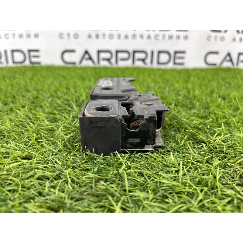 Замок капота (кузов и элементы) Volkswagen Golf 1K 2004 2.0 BKD 1K1823509E