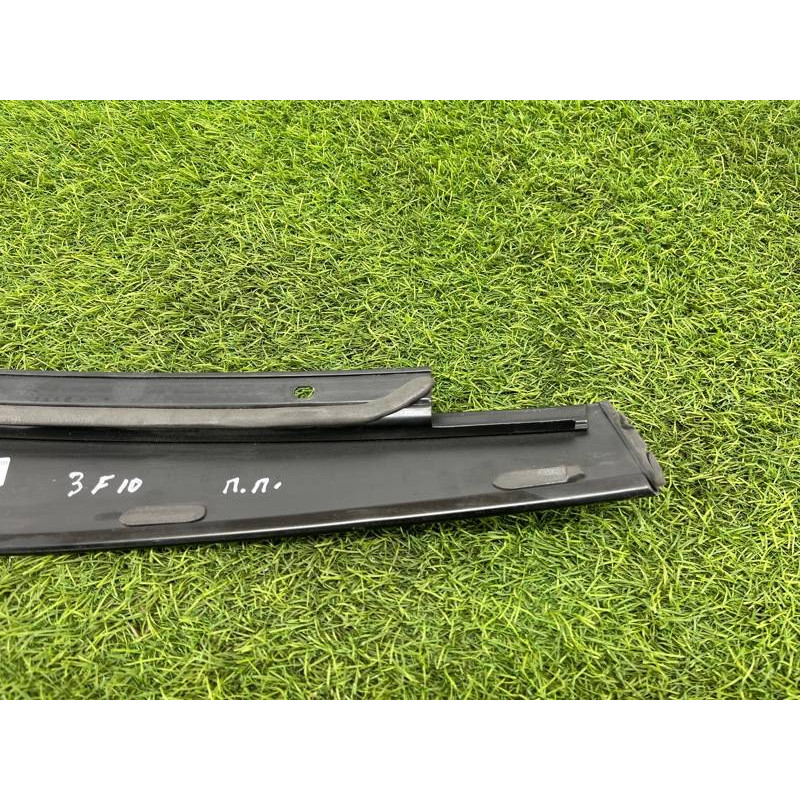 Накладка двери боковая (кузов и элементы) BMW 5-series F10 2011 N63B44 51337182272