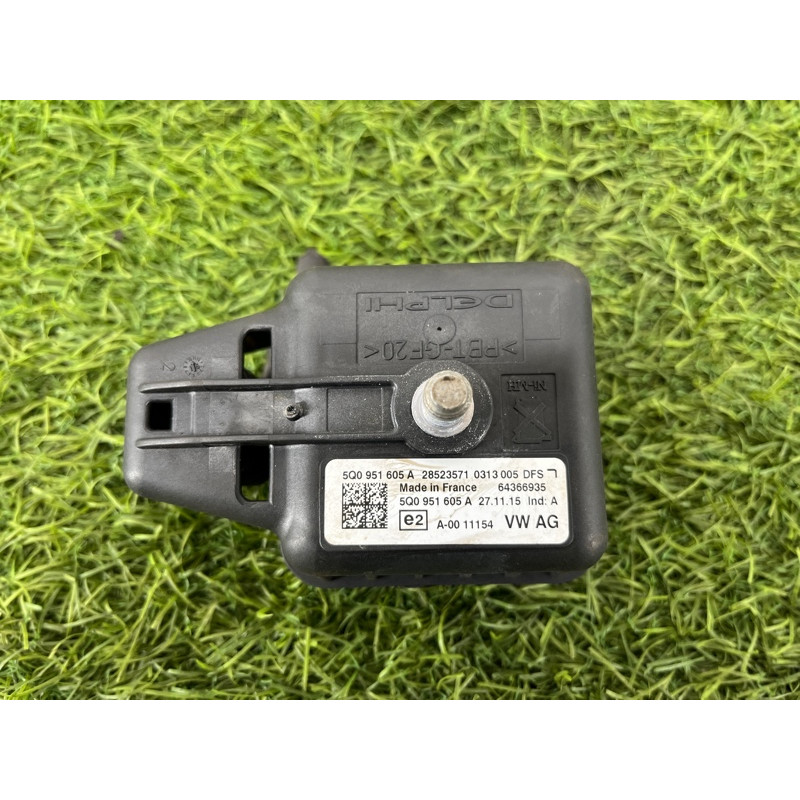 Сирена сигнализации (электрика) Audi Q7 4M 2015 3.0 CRE 5Q0951605A