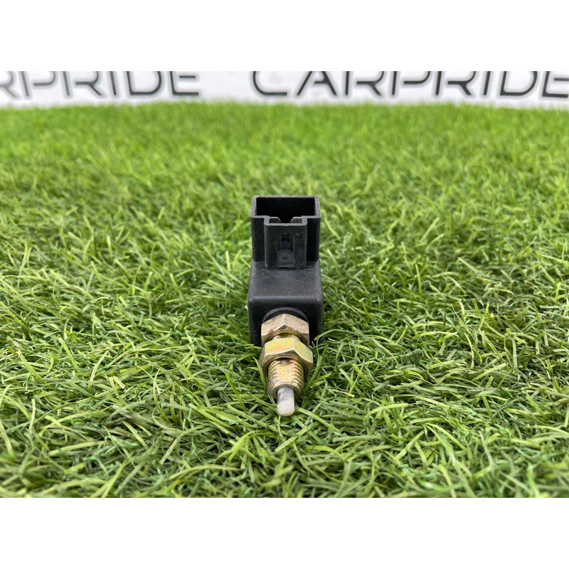 Концевик педали тормоза (электрика / датчики) Hyundai Santa Fe SM 2005 2.0 938103K000