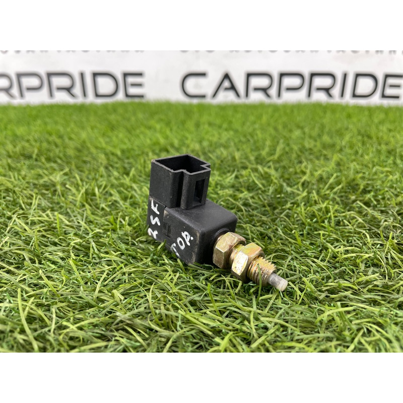 Концевик педали тормоза (электрика / датчики) Hyundai Santa Fe SM 2005 2.0 938103K000