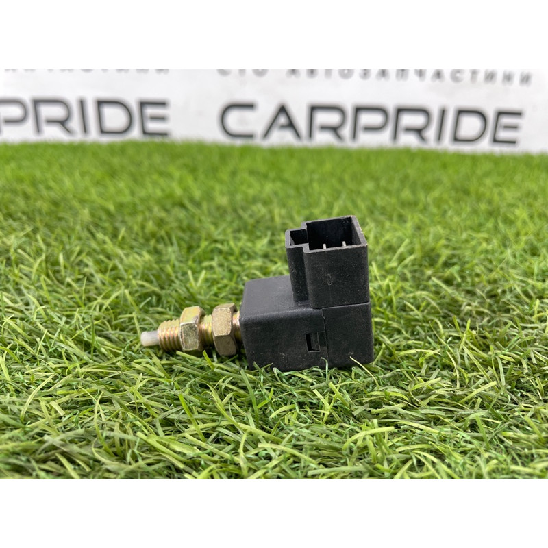 Концевик педали тормоза (электрика / датчики) Hyundai Santa Fe SM 2005 2.0 938103K000