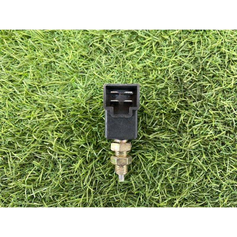 Концевик педали тормоза (электрика / датчики) Hyundai Santa Fe SM 2005 2.0 938103K000