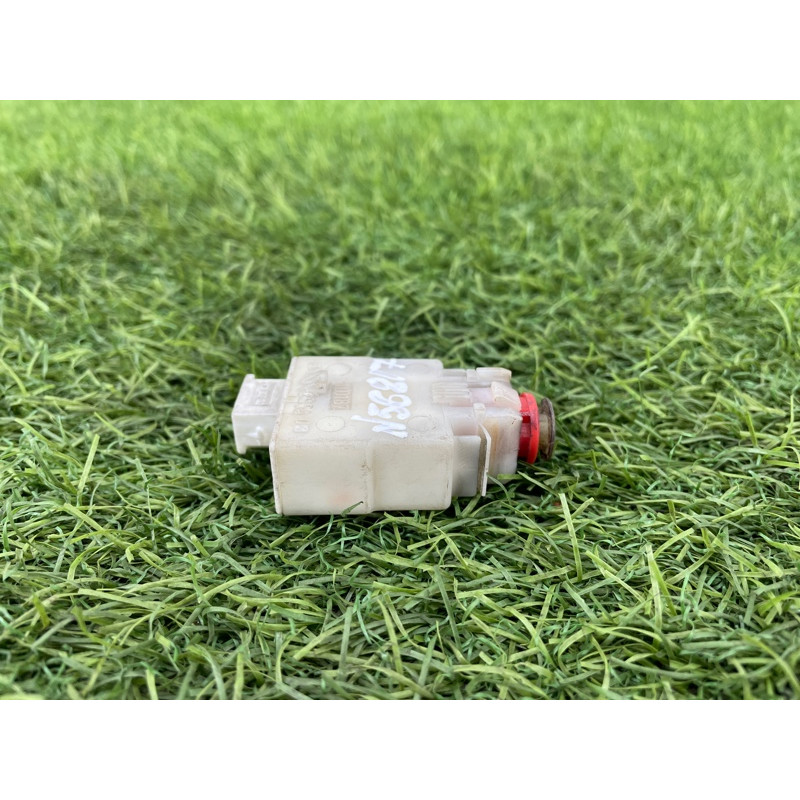 Концевик педали сцепления (электрика / датчики) BMW 5-series E39 61318360421