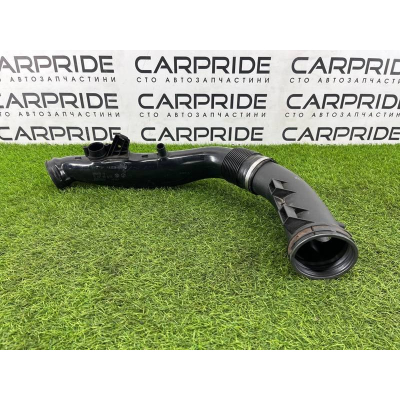 Патрубок воздушного фильтра (впускная система) BMW 5-series F10 2011 3.0 N55B30 13717583726