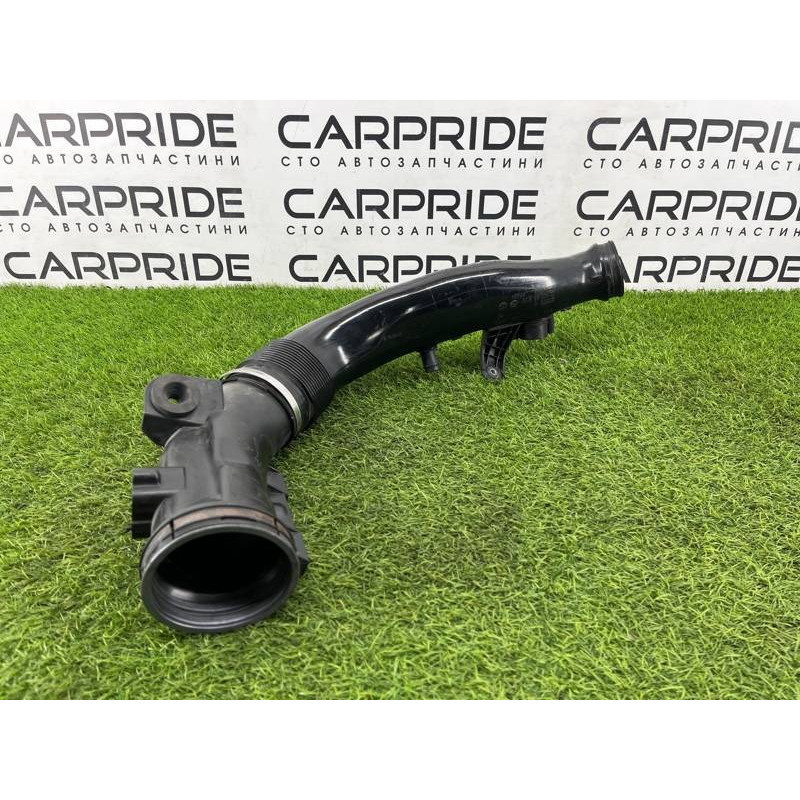 Патрубок воздушного фильтра (впускная система) BMW 5-series F10 2011 3.0 N55B30 13717583726