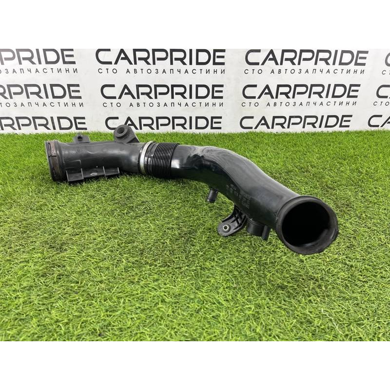 Патрубок воздушного фильтра (впускная система) BMW 5-series F10 2011 3.0 N55B30 13717583726