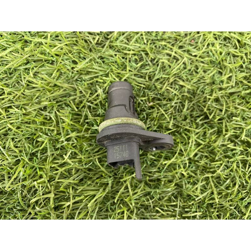 Датчик положения распредвала (электрика двигателя) BMW 5-series F10 2013 N63B44 13627525014