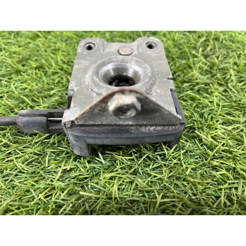 Замок капота (кузов і елементи) BMW 3-series E36 51238122270
