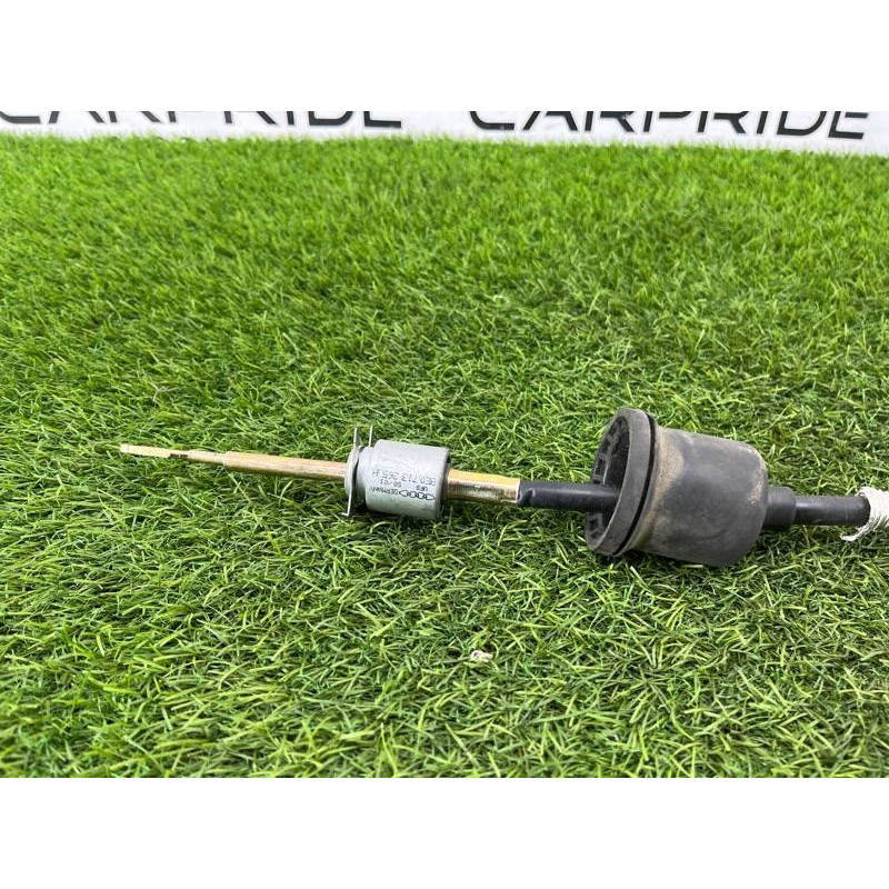 Трос переключения передач (трансмиссия) AUDI A4 B6 2.4BDV 8E0713265M