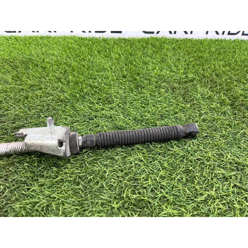 Трос переключения передач (трансмиссия) AUDI A4 B6 2.4BDV 8E0713265M