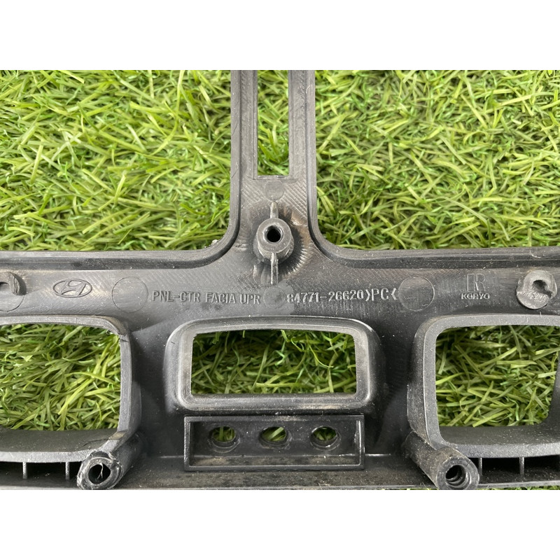 Накладка центральной консоли (салон) Hyundai Santa Fe SM 2005 2.0 8477126620SF