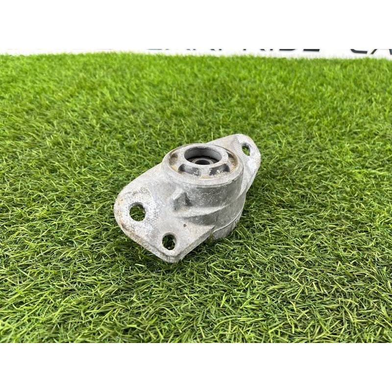 Опора стойки (подвеска) Volkswagen Jetta MK6 2011 2.0 1k0513353g