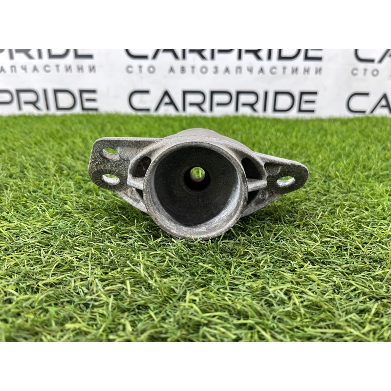 Опора стойки (подвеска) Volkswagen Jetta MK6 2011 2.0 1k0513353g