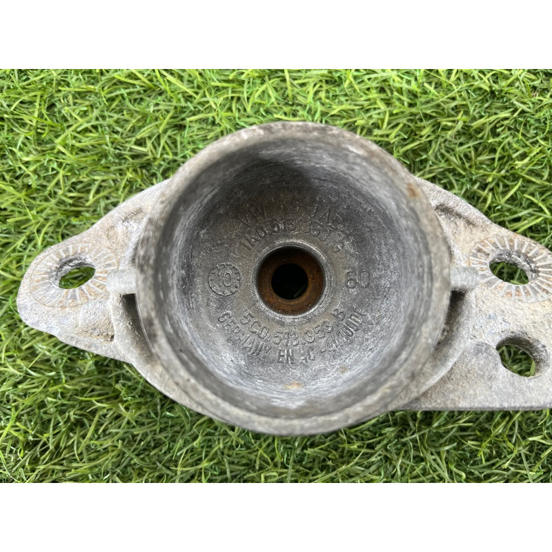 Опора стойки (подвеска) Volkswagen Jetta MK6 2011 2.0 1k0513353g