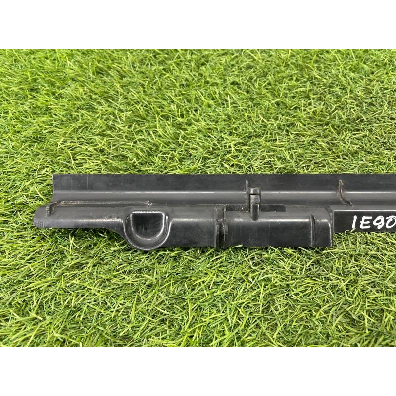 Накладка сидения (салон) BMW 3-series E90 2006 N46B20 52107118490