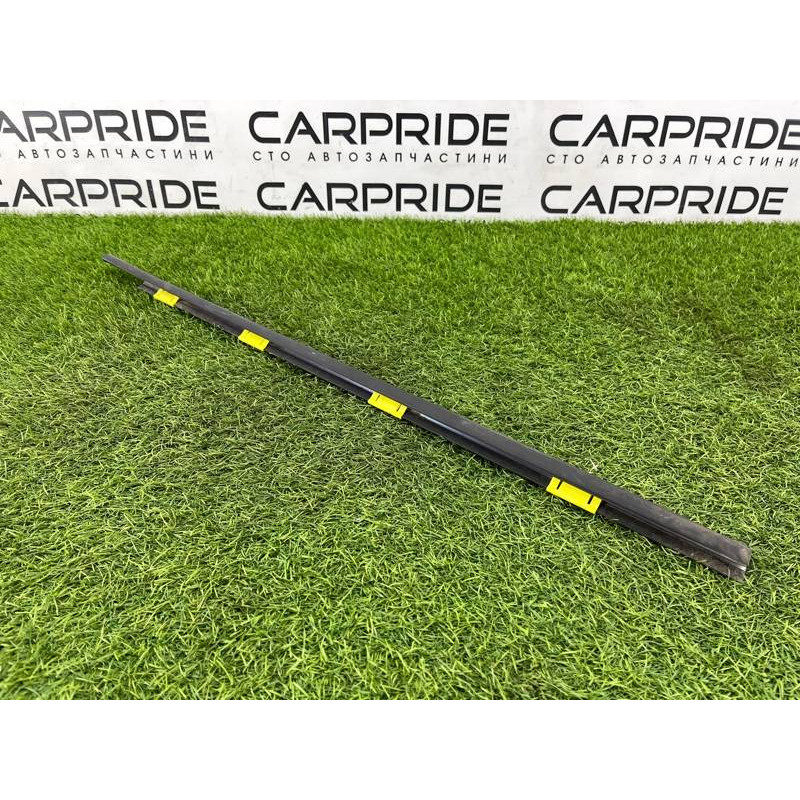 Молдинг стекла (кузов и элементы) Hyundai Santa Fe SM 2005 2.0 8222026000