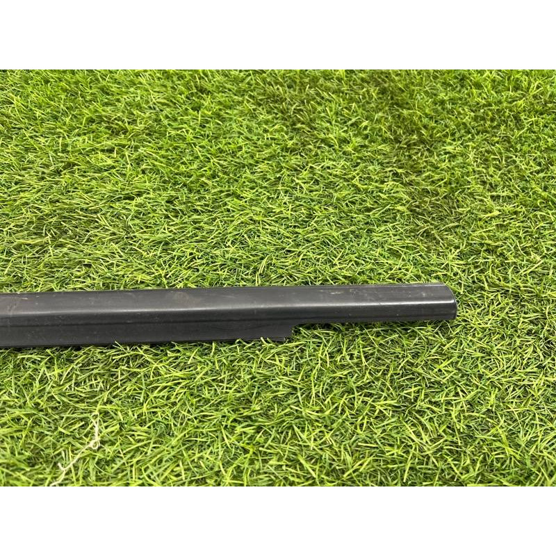 Молдинг стекла (кузов и элементы) Hyundai Santa Fe SM 2005 2.0 8222026000