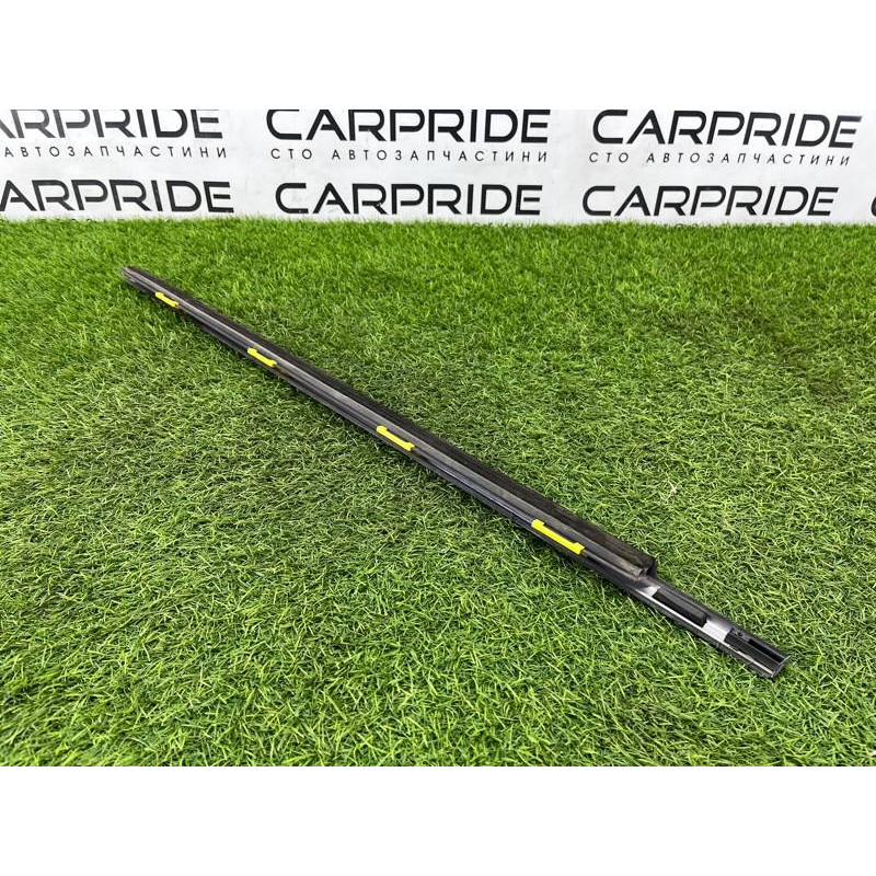 Молдинг стекла (кузов и элементы) Hyundai Santa Fe SM 2005 2.0 8222026000