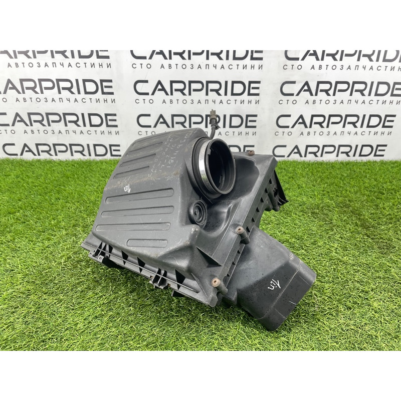 Корпус воздушного фильтра (впускная система) Opel Insignia A 2010 2.0 DTH 55560889