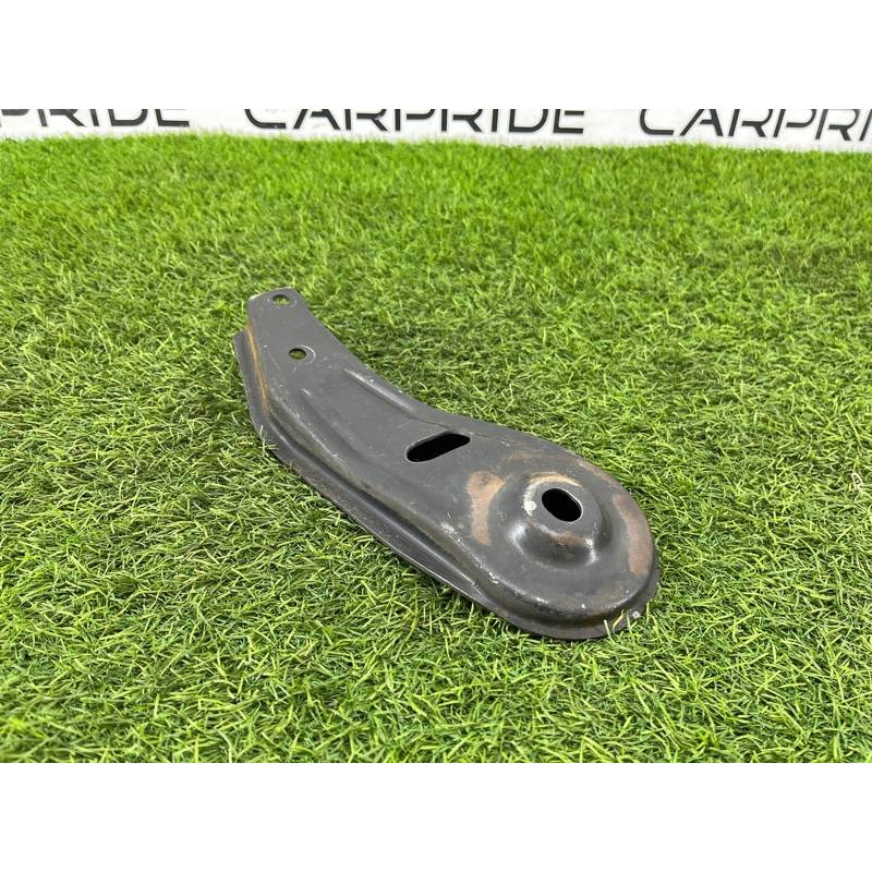 Кронштейн балки (подвеска) BMW 5-series E34 33321130352