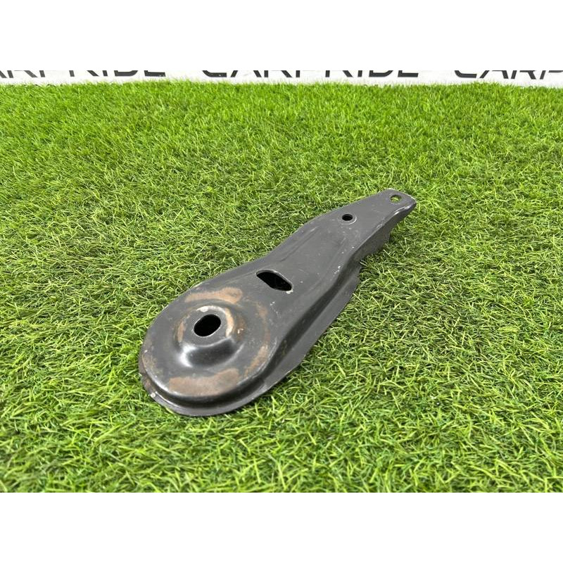 Кронштейн балки (подвеска) BMW 5-series E34 33321130352