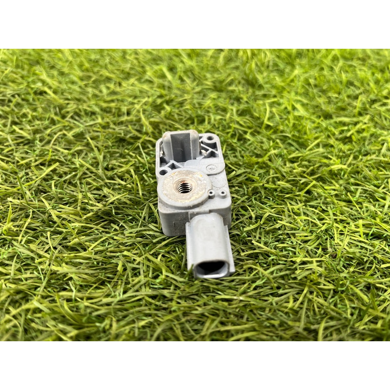 Датчик удара (электрика / датчики) CHEVROLET Spark M300 13502340