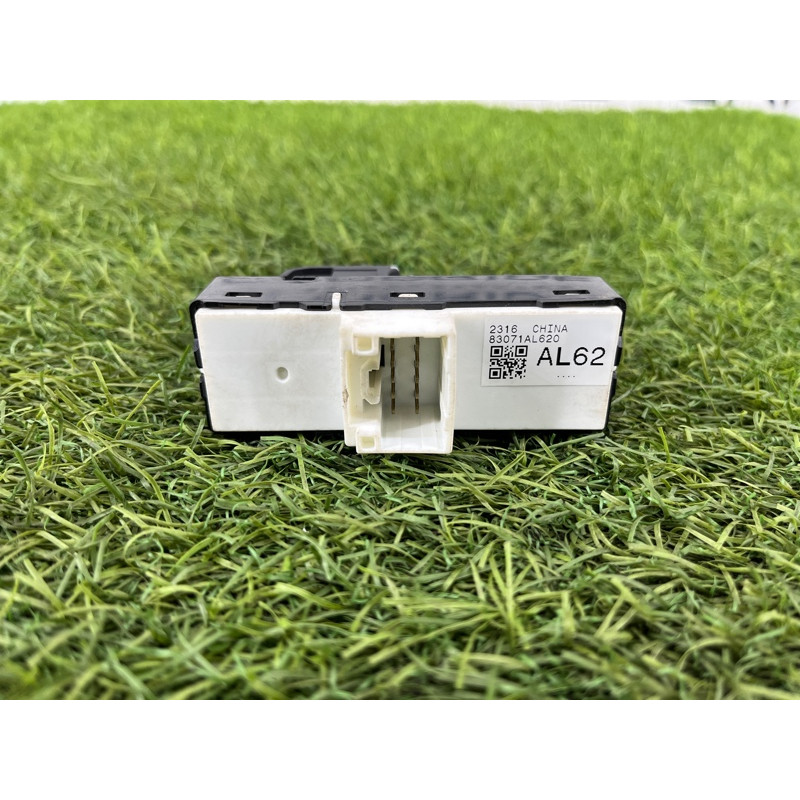 Кнопка стеклоподъемника (электрика / кнопки) Subaru OUTBACK B15 83071AL620