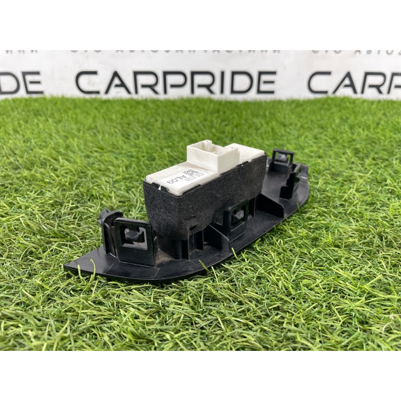 Кнопка стеклоподъемника (электрика / кнопки) Subaru OUTBACK B15 83071AL090