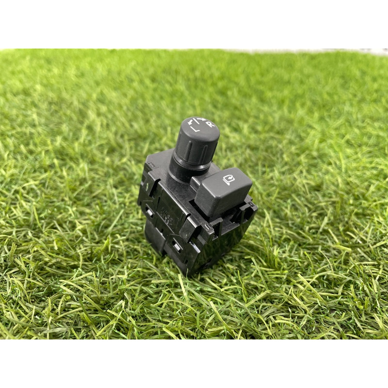 Кнопка регулировки зеркала (электрика / кнопки) Subaru OUTBACK B15 83061FJ000