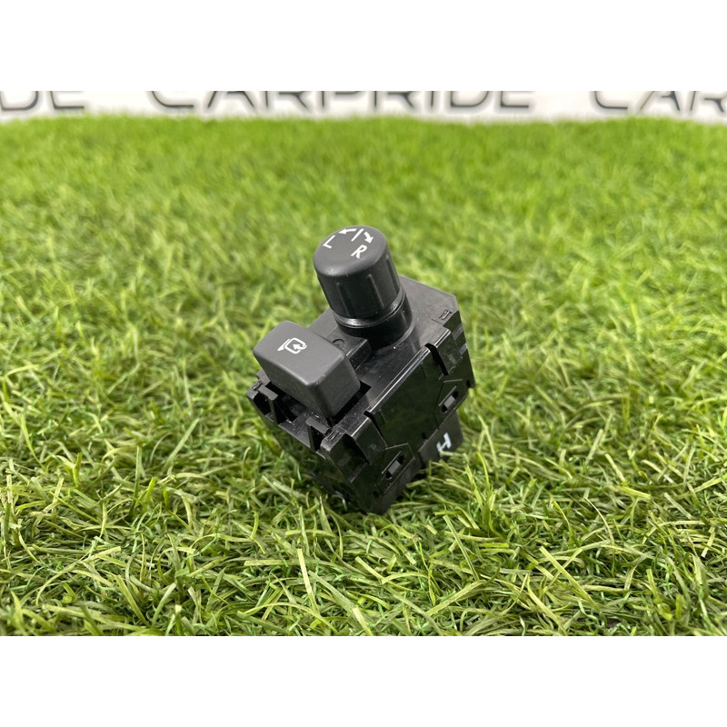 Кнопка регулировки зеркала (электрика / кнопки) Subaru OUTBACK B15 83061FJ000