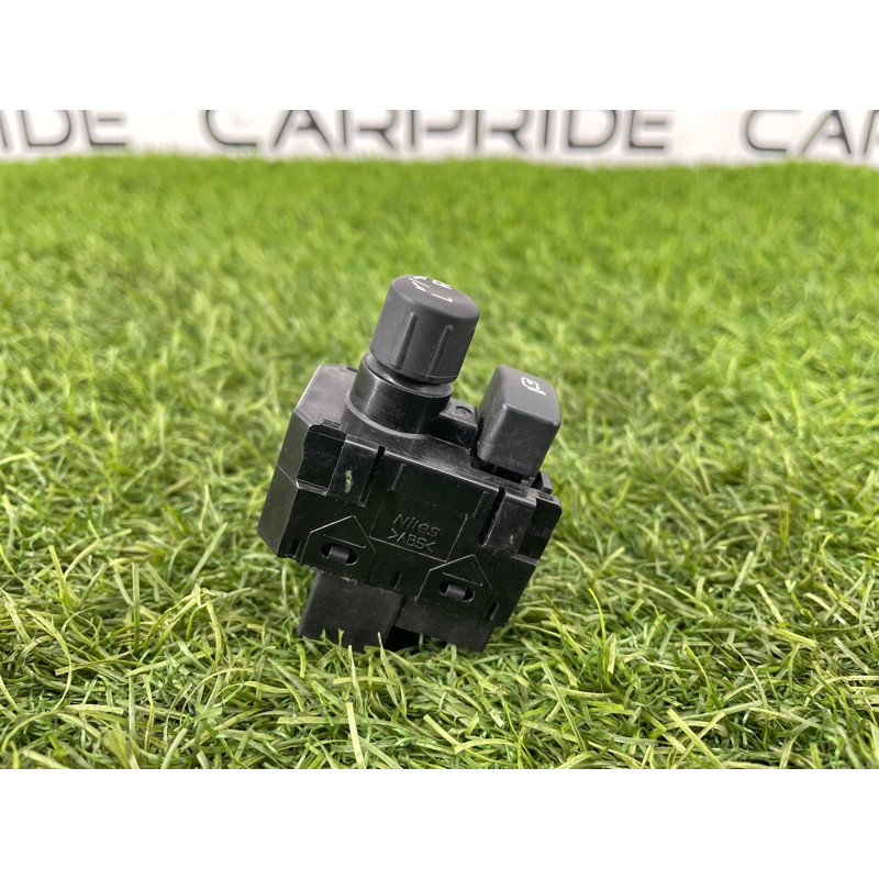 Кнопка регулировки зеркала (электрика / кнопки) Subaru OUTBACK B15 83061FJ000