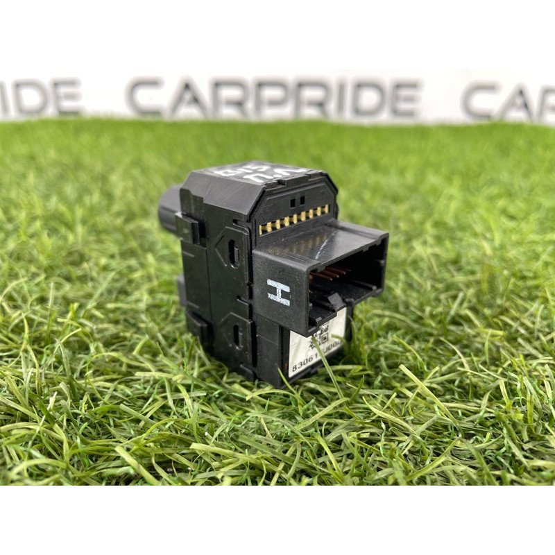 Кнопка регулировки зеркала (электрика / кнопки) Subaru OUTBACK B15 83061FJ000